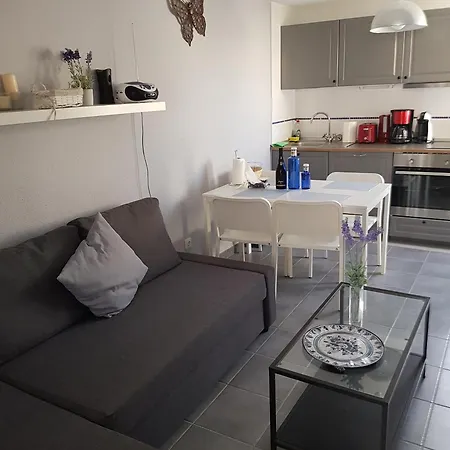 Apartment Mit Gemeinschaftlichem Pool *